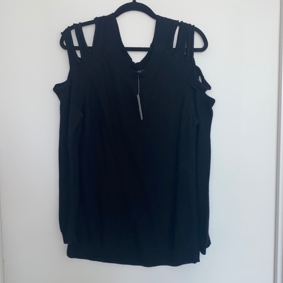 Forever 21 Sweaters - Forever 21 Plus Sizes Cold Shoulder Sweater